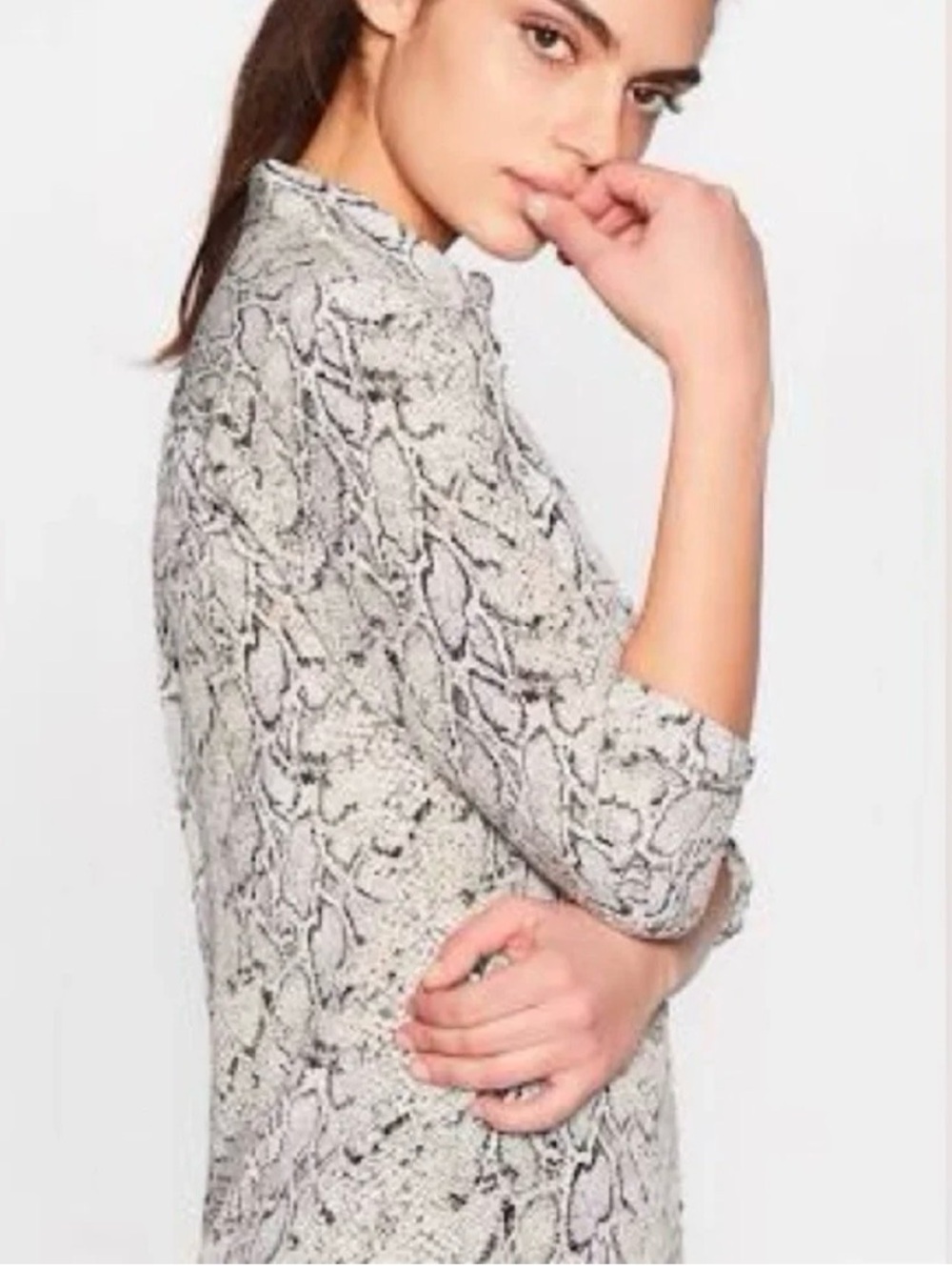 Equipment Slim Signature Python Print Button Down - Sz XS